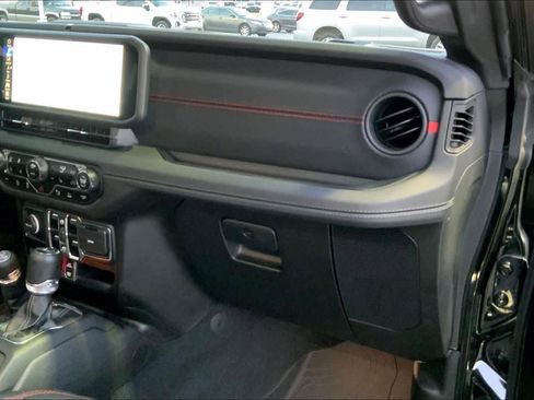 Used 2024 Jeep Wrangler Unlimited Rubicon image 18