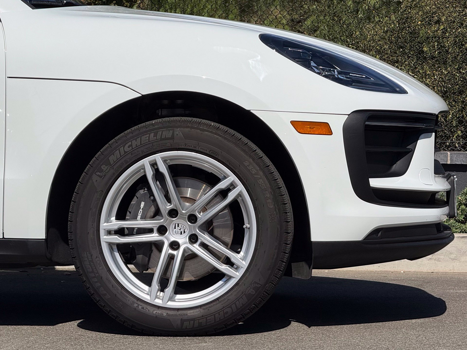 Used 2026 Porsche Macan AWD/4WD image 12