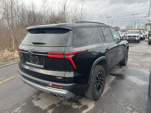 Used 2025 Chevrolet Traverse Z71 w/ Driver Confidence Package AWD/4WD image 2