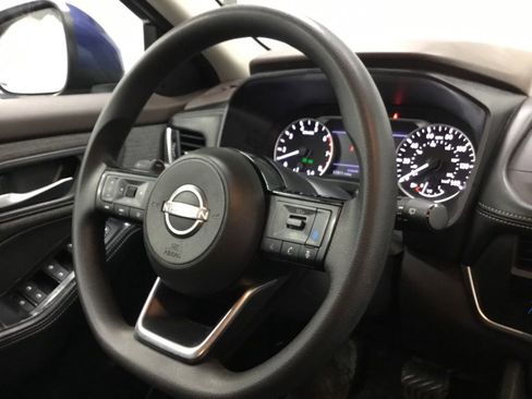 Used 2023 Nissan Rogue SV FWD image 30