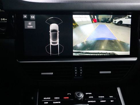 Used 2021 Porsche Cayenne GTS AWD/4WD image 18
