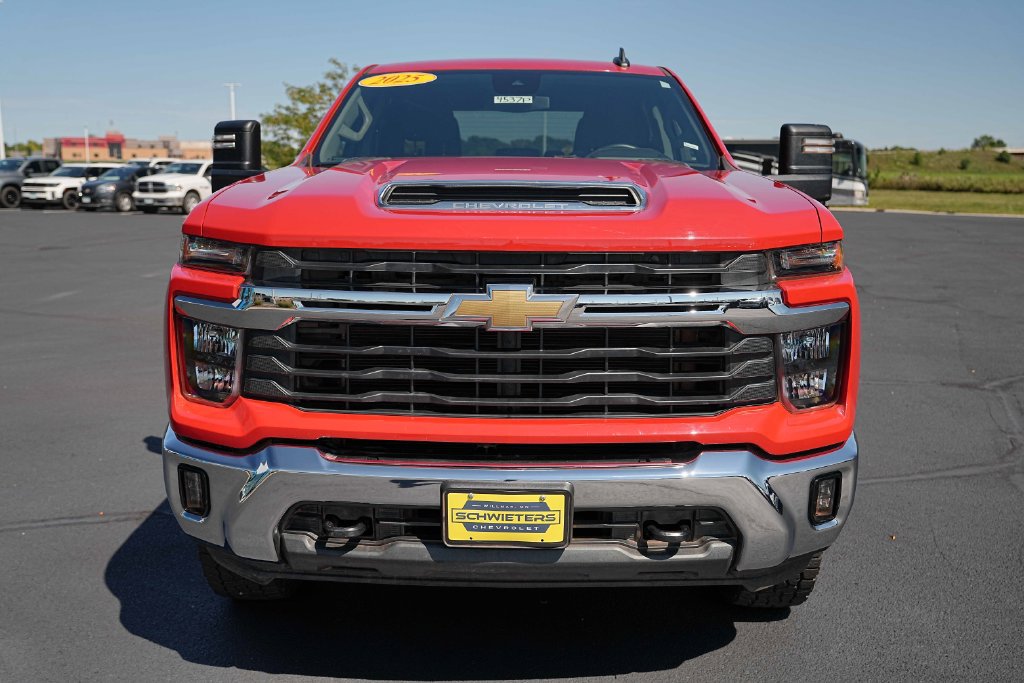 Used 2025 Chevrolet Silverado 2500 LT w/ Convenience Package AWD/4WD image 2