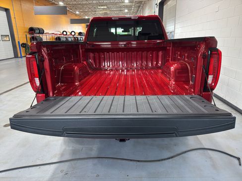 Used 2023 GMC Sierra 1500 SLT w/ SLT Convenience Package AWD/4WD image 22