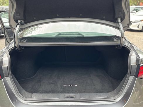 Used 2025 Nissan Sentra SV FWD image 29