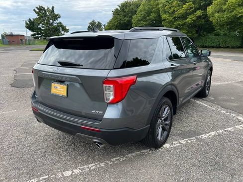 Used 2023 Ford Explorer XLT w/ Equipment Group 202A AWD/4WD image 11