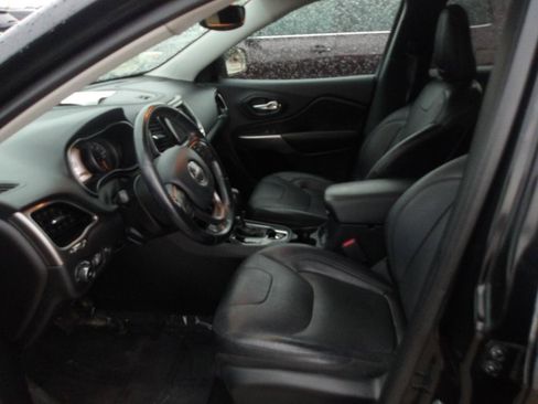 Used 2020 Jeep Cherokee Limited FWD image 19