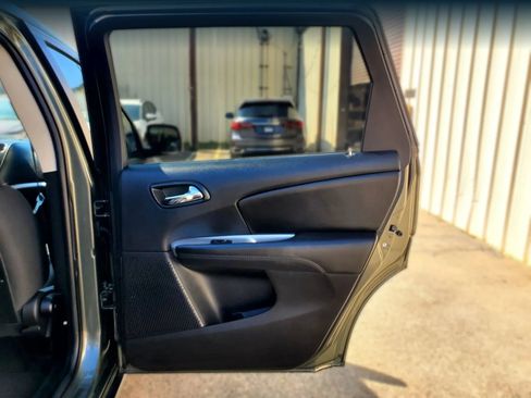 Used 2019 Dodge Journey SE w/ Premium Group FWD image 19