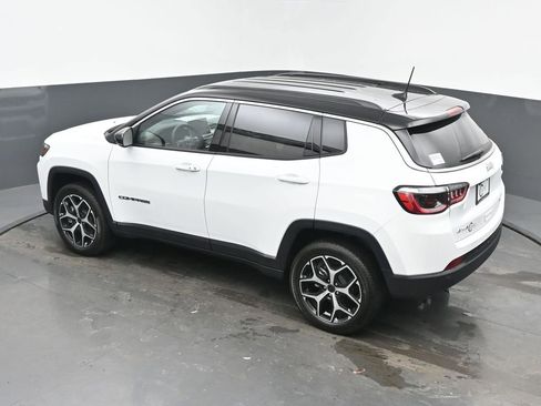 New 2026 Jeep Compass Limited image 40