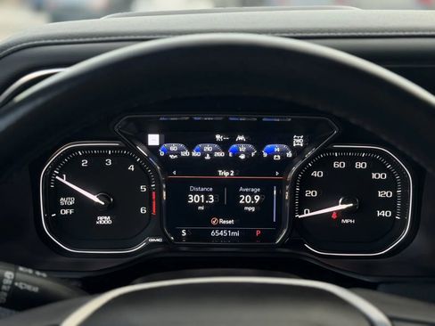 Used 2021 GMC Yukon Denali w/ Denali Premium Package image 33