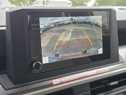 Certified 2025 Toyota Tacoma SR5 image 32