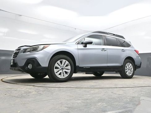 Used 2018 Subaru Outback 2.5i Premium image 32