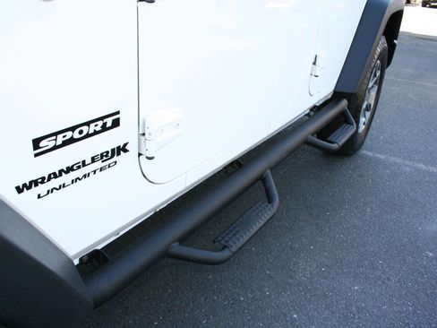 Used 2018 Jeep Wrangler Unlimited Sport w/ Connectivity Group image 30