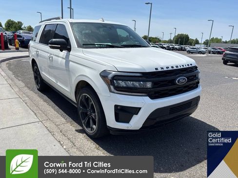 Used 2023 Ford Expedition Limited RWD image 3