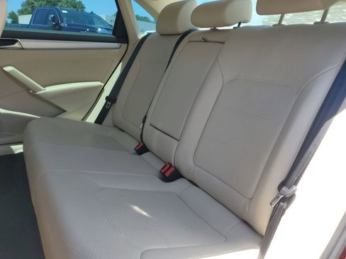 Used 2019 Volkswagen Passat 2.0T Wolfsburg w/ Wheels & Sunroof Package FWD image 10