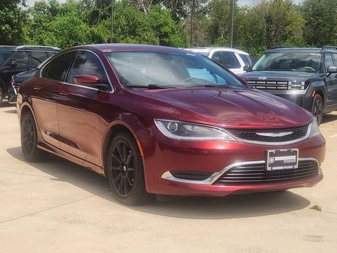 Used 2015 Chrysler 200 Limited w/ Convenience Group FWD image 3