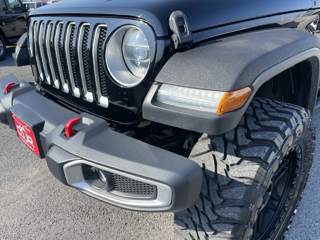 Used 2018 Jeep Wrangler Unlimited Sahara AWD/4WD image 39