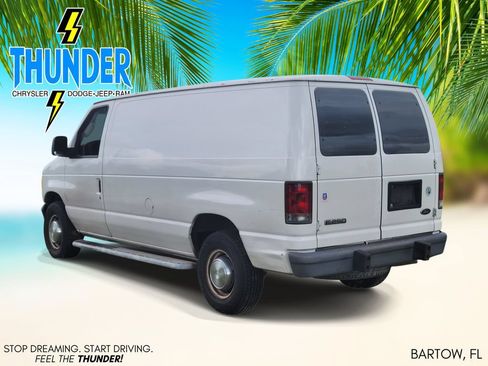 Used 2006 Ford E-250 and Econoline 250 RWD image 3