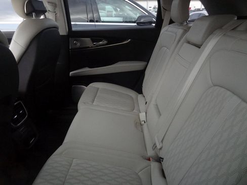 Used 2023 Lincoln Nautilus Black Label w/ Class II Trailer Tow Package image 8