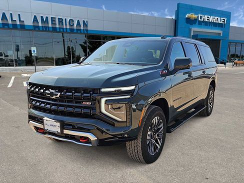 New 2026 Chevrolet Suburban Z71 w/ Z71 Off-Road Package AWD/4WD image 1