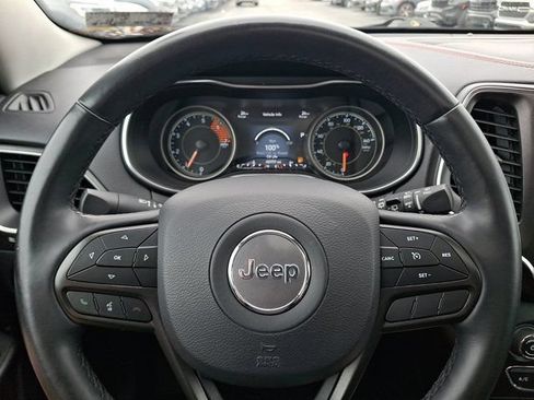 Used 2019 Jeep Cherokee Trailhawk w/ Comfort/Convenience Group AWD/4WD image 25