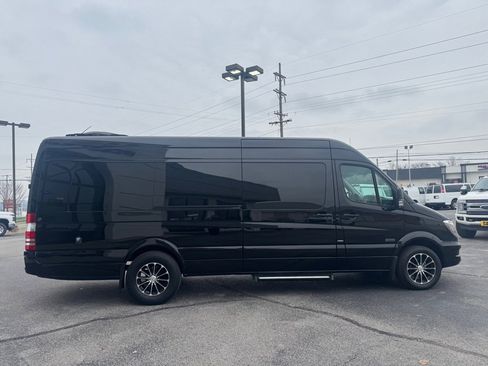 Used 2016 Mercedes-Benz Sprinter 3500 image 7