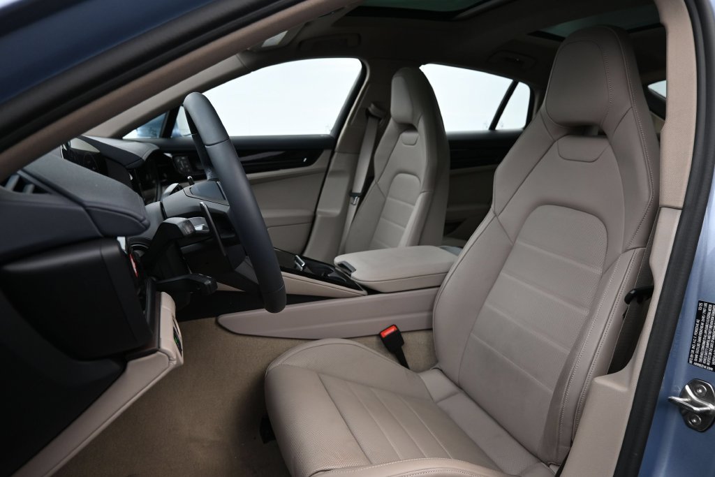 Certified 2026 Porsche Panamera RWD image 5