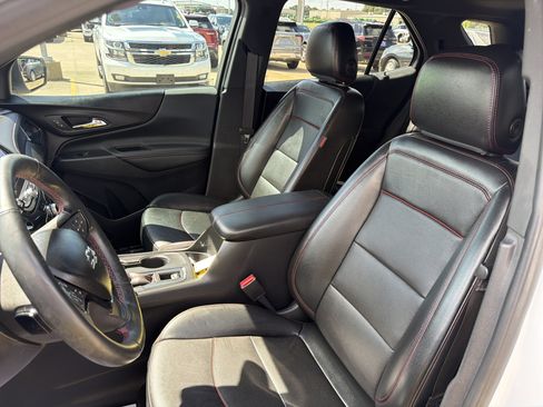 Used 2023 Chevrolet Equinox RS w/ RS Leather Package FWD image 5