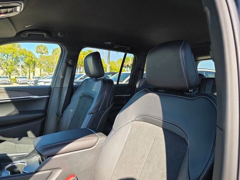 New 2026 Jeep Grand Cherokee Altitude RWD image 11
