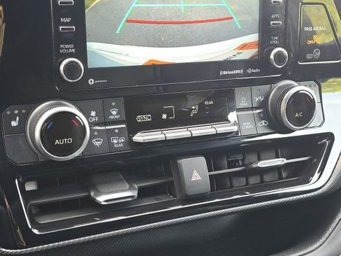 Used 2021 Toyota Highlander XSE image 34