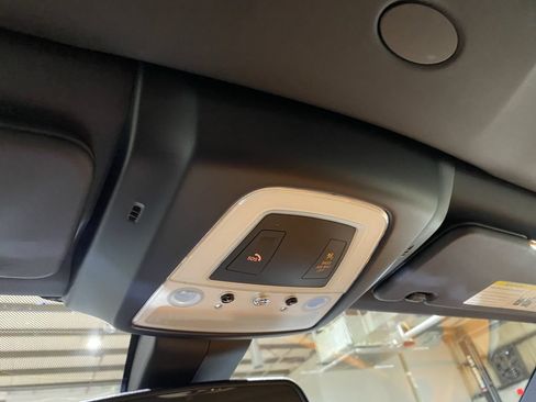 Used 2021 Rolls-Royce Dawn RWD image 16