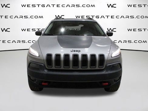 Used 2016 Jeep Cherokee Trailhawk image 4