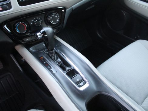 Used 2022 Honda HR-V LX image 36