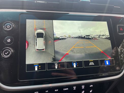 Used 2023 Chevrolet Bolt LT image 29