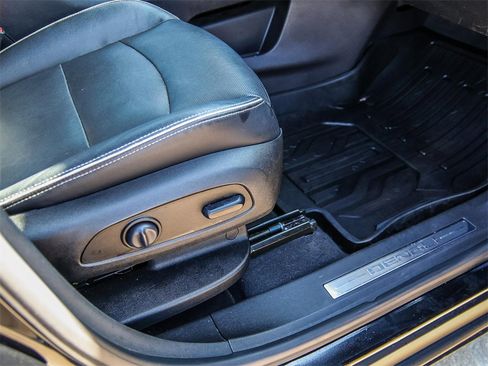 Used 2019 GMC Terrain Denali w/ Comfort Package image 15