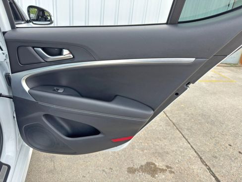 Used 2022 Genesis G70 2.0T image 43