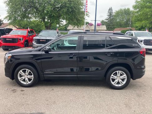Used 2024 GMC Terrain SLE w/ Driver Convenience Package AWD/4WD image 8