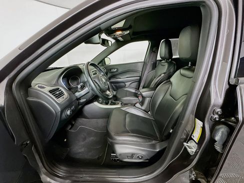 Used 2021 Jeep Compass Latitude w/ Sun and Sound Group AWD/4WD image 13