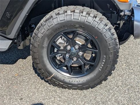 New 2025 Jeep Gladiator Sport image 11