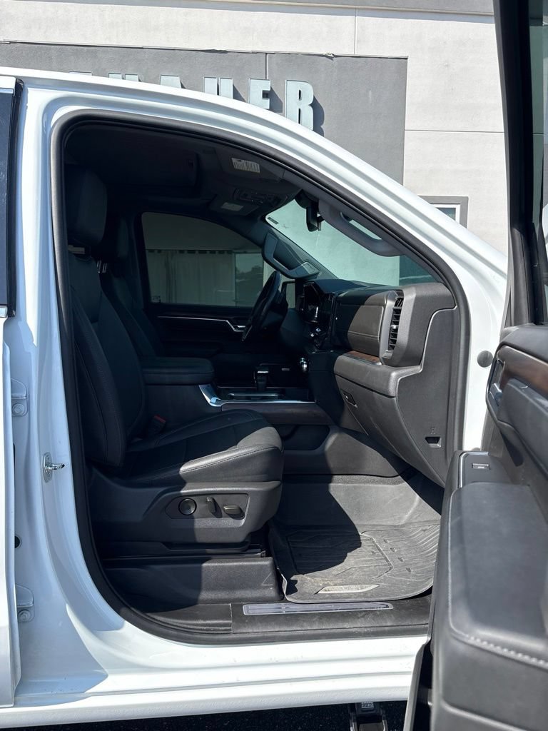 Used 2023 GMC Sierra 1500 SLT w/ SLT Convenience Package AWD/4WD image 24