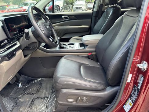 Used 2026 Kia Carnival FWD image 29