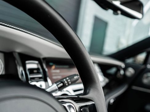 Used 2020 Rolls-Royce Dawn RWD image 32