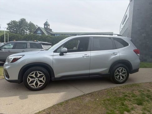 Used 2019 Subaru Forester Premium w/ All-Weather Package AWD/4WD image 4