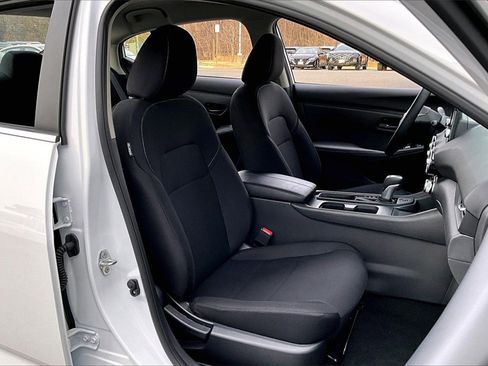 Certified 2025 Nissan Sentra S image 6