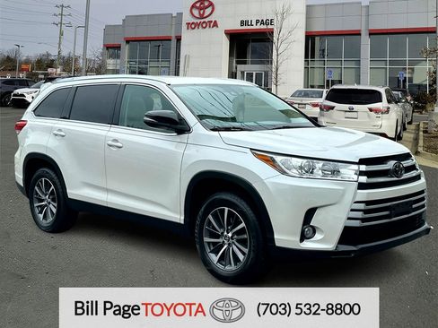 Used 2019 Toyota Highlander XLE FWD image 1