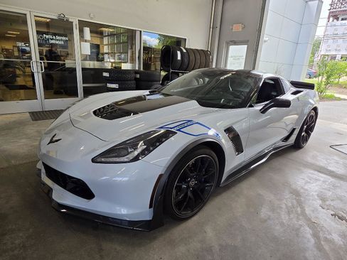 Used 2018 Chevrolet Corvette Z06 w/ Carbon 65 Edition RWD image 7