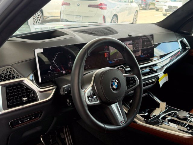 Used 2026 BMW X7 xDrive40i w/ M Sport Package AWD/4WD image 18