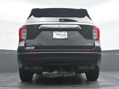 Used 2023 Ford Explorer XLT AWD/4WD image 30