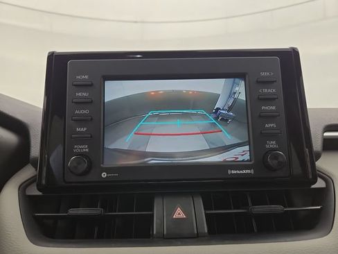 Used 2021 Toyota RAV4 XLE w/ Convenience Package AWD/4WD image 19