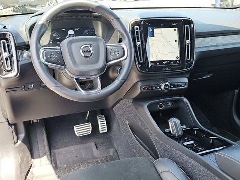 Used 2022 Volvo XC40 T5 R-Design w/ Advanced Package AWD/4WD image 35