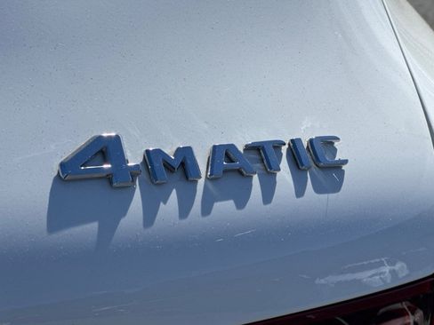 Used 2022 Mercedes-Benz GLC 300 4MATIC image 24